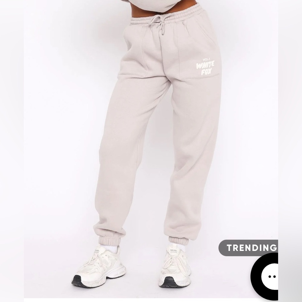 White Fox Sweatpants in Color - Moon